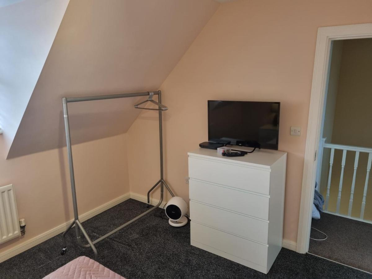 Swindon 6 Deluxe Doubles 2 With En Suite In Large House - No Pets 外观 照片