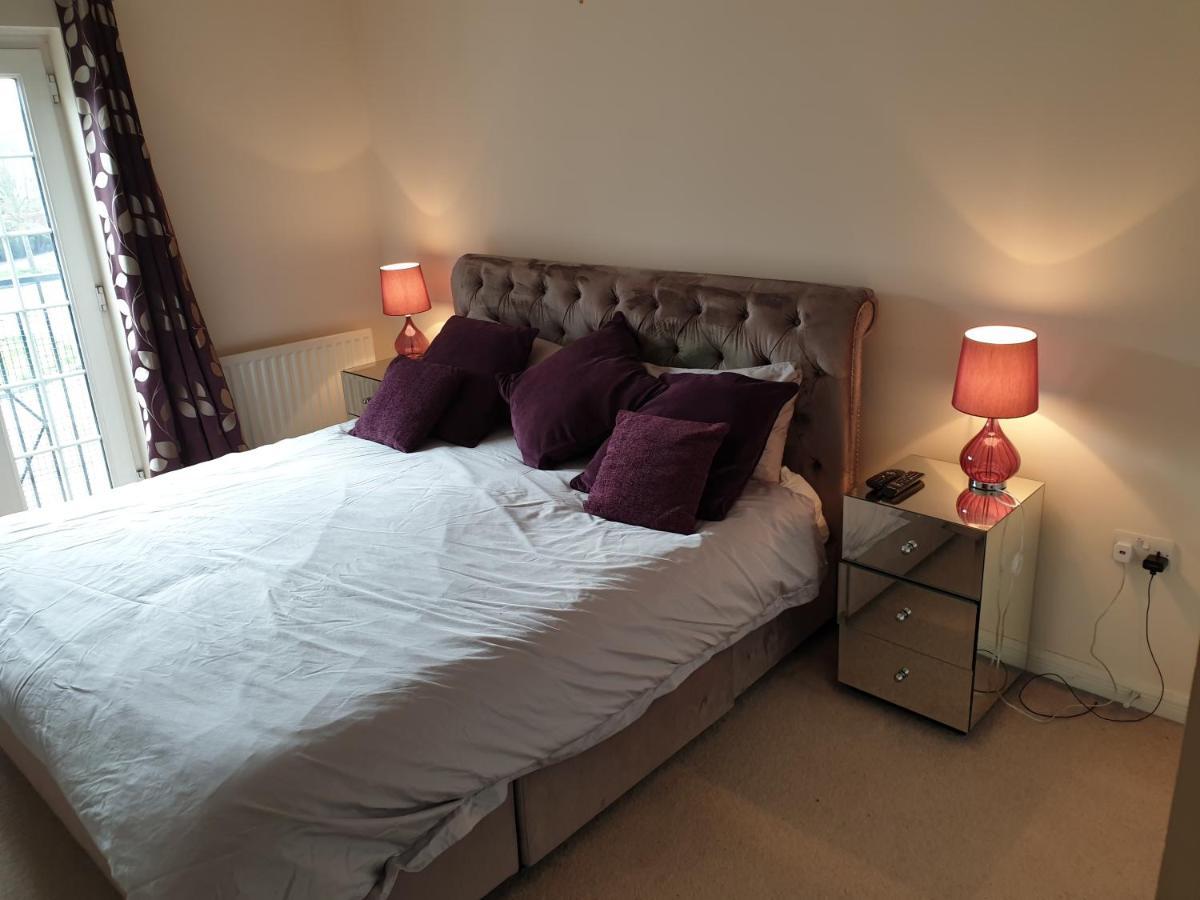 Swindon 6 Deluxe Doubles 2 With En Suite In Large House - No Pets 外观 照片