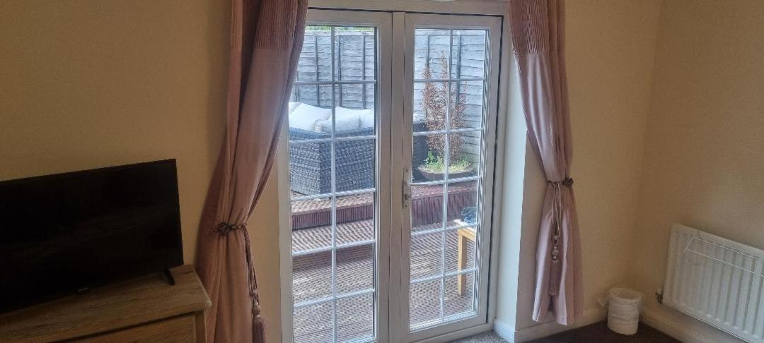 Swindon 6 Deluxe Doubles 2 With En Suite In Large House - No Pets 外观 照片
