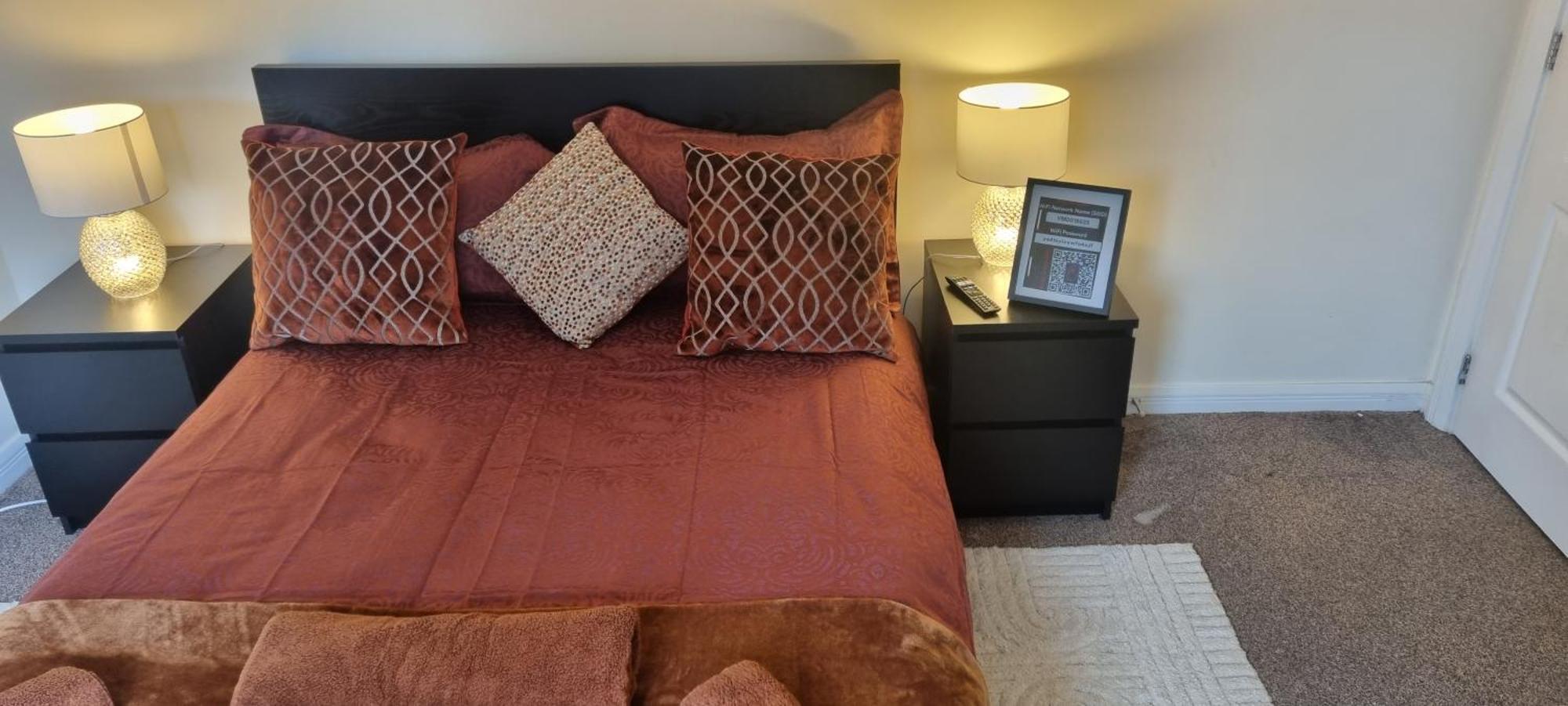 Swindon 6 Deluxe Doubles 2 With En Suite In Large House - No Pets 外观 照片