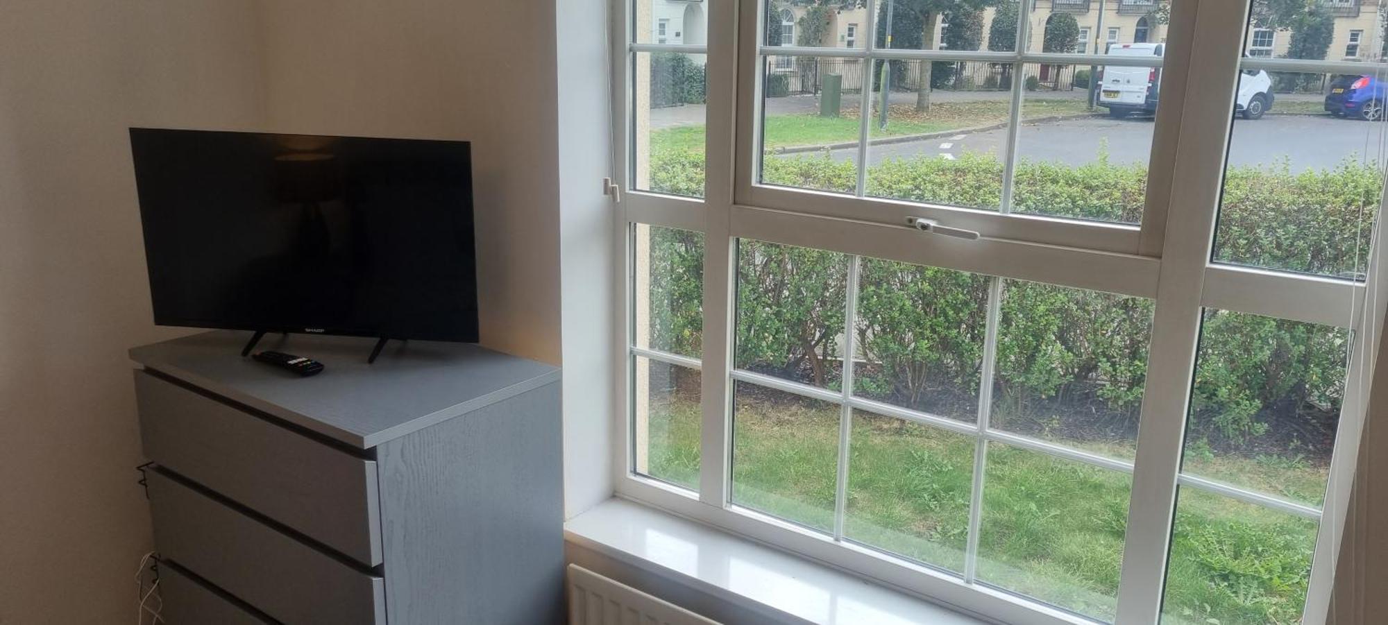 Swindon 6 Deluxe Doubles 2 With En Suite In Large House - No Pets 外观 照片