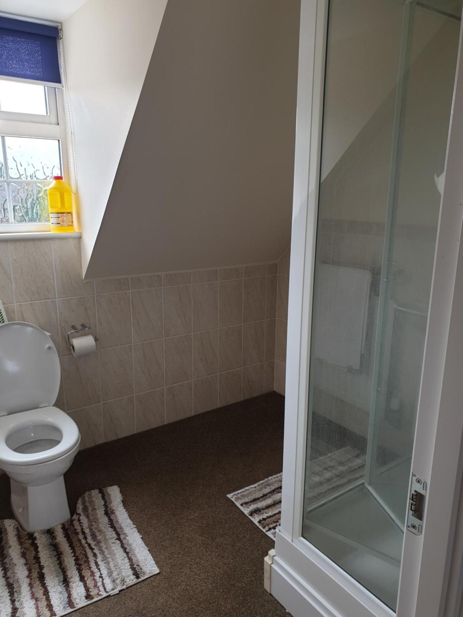 Swindon 6 Deluxe Doubles 2 With En Suite In Large House - No Pets 外观 照片